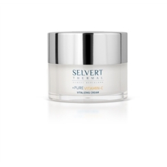 <p>Moisturizing cream with pleasant texture, especially indicated for devitalized skin, that need a continuous contribution of vitamin C, to facilitate cell renewal and protection against free radicals.</p>
<p>SPF 8.</p>